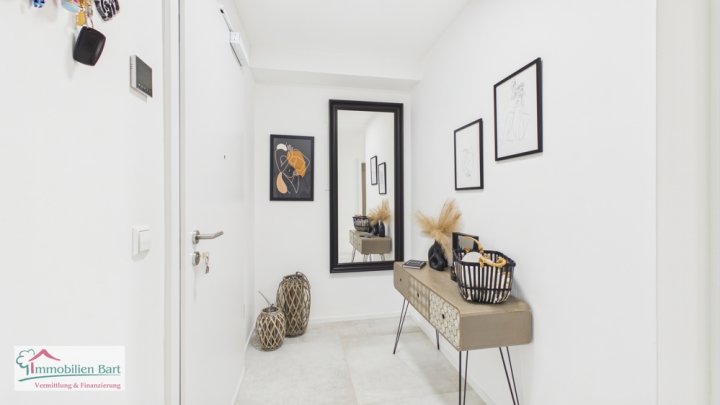 DIREKTE GRENZNÄHE: 86 M² SOUTERRAINWOHNUNG / 2 SCHLAFZIMMER / GROßE TERRASSE / STELLPLATZ