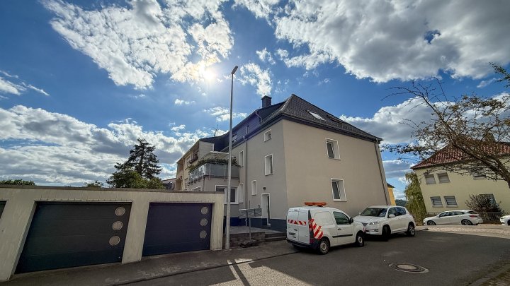 STADTWOHNUNG - Hochwertige 3-ZKB Erdgeschosswohnung mit EBK/Terrasse & Garage in Zweibrücken