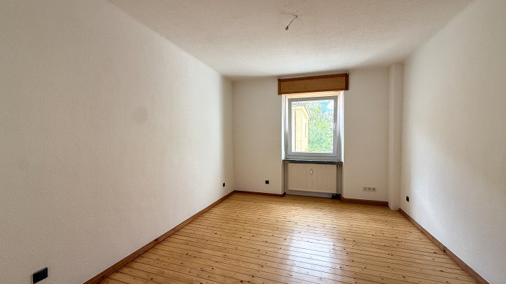 STADTWOHNUNG - Hochwertige 3-ZKB Erdgeschosswohnung mit EBK/Terrasse & Garage in Zweibrücken