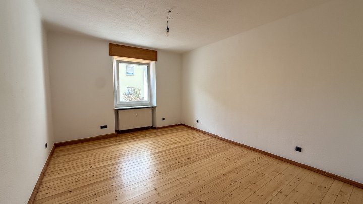 STADTWOHNUNG - Hochwertige 3-ZKB Erdgeschosswohnung mit EBK/Terrasse & Garage in Zweibrücken