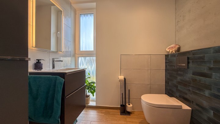 WOHNTRAUM - Hochwertig modernisiertes EFH mit Garten in bester Lage von Niederauerbach zu vermieten