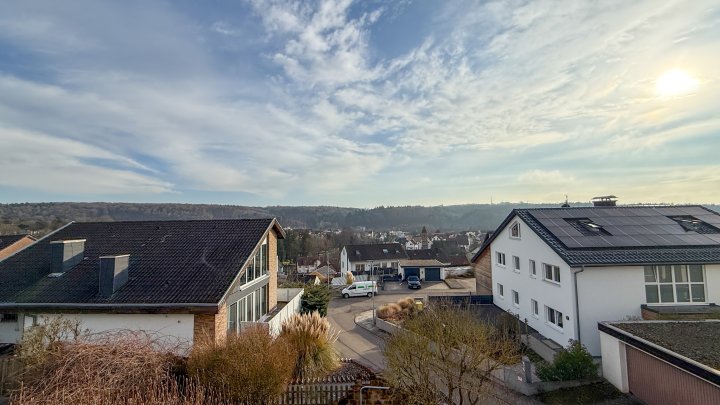 WOHNTRAUM - Hochwertig modernisiertes EFH mit Garten in bester Lage von Niederauerbach zu vermieten