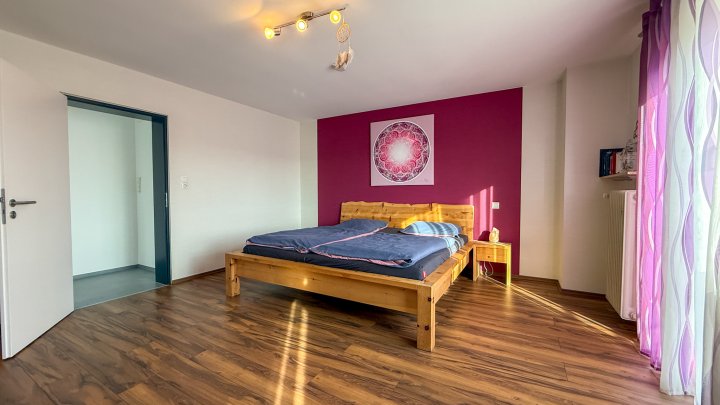 WOHNTRAUM - Hochwertig modernisiertes EFH mit Garten in bester Lage von Niederauerbach zu vermieten