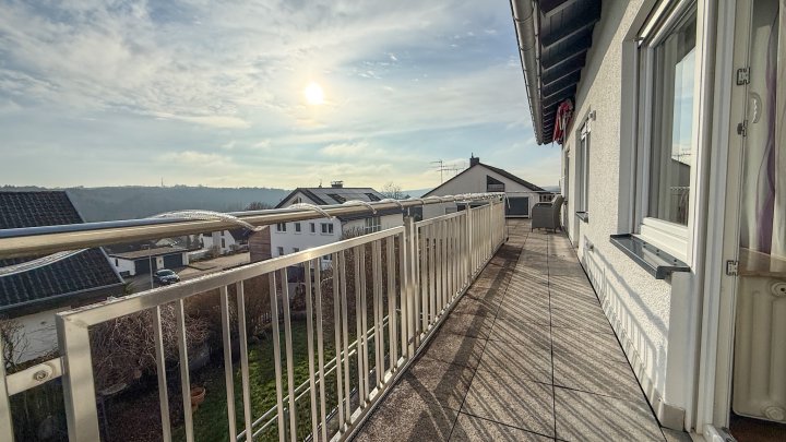 WOHNTRAUM - Hochwertig modernisiertes EFH mit Garten in bester Lage von Niederauerbach zu vermieten