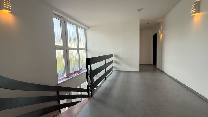 WOHNTRAUM - Hochwertig modernisiertes EFH mit Garten in bester Lage von Niederauerbach zu vermieten