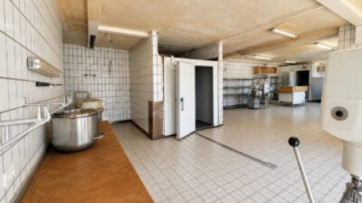 Einfamilienhaus mit Gewerbefläche in Lisdorf Saarlouis