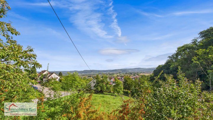 NATUR PUR! WOHNHAUS MIT VIEL POTENZIAL UND TOLLER AUSSICHT!