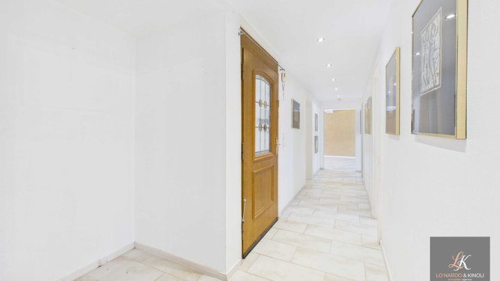 Penthouse-Maisonette mit großzügiger Dachterrasse in Alt-Saarbrücken
