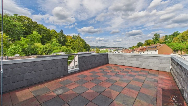 Penthouse-Maisonette mit großzügiger Dachterrasse in Alt-Saarbrücken