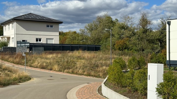 IM NEUBAUGEBIET - Vollerschlossenes Baugrundstück in 66484 Kleinsteinhausen