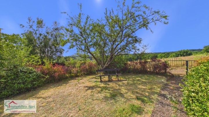 LOSHEIM: NATUR PUR! CHARMANTES WOHNHAUS MIT GARTEN UND SCHÖNER AUSSICHT INS GRÜNE!