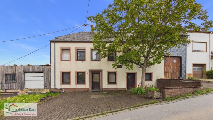 GRENZE L-REMICH: RENOVIERUNGSBEDÜRFTIGES BAUERNHAUS MIT GROßER SCHEUNE IN METTLACH-FAHA