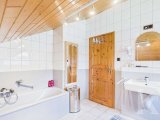 Badezimmer (W2)