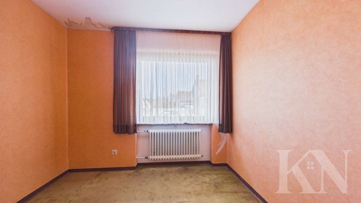 Renovierungsbedürftiges Zweifamilienhaus in guter Lage von Püttlingen