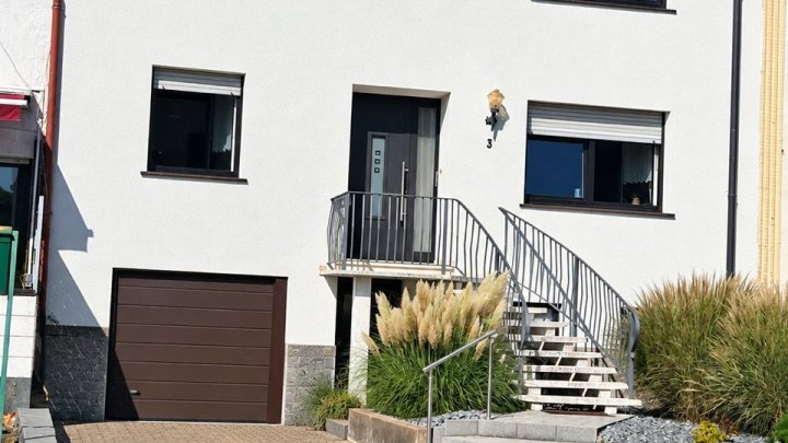 Großzügiges Reihenmittelhaus mit großer Dachterrasse - Komfortables Wohnen in Rehlingen-Siersburg