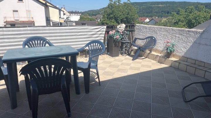 Großzügiges Reihenmittelhaus mit großer Dachterrasse - Komfortables Wohnen in Rehlingen-Siersburg