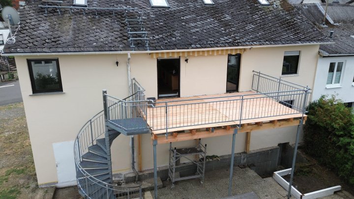 Sofort bezugsbereit: Einfamilienhaus mit Garten und Apartment am Nationalpark Hunsrück-Hochwald