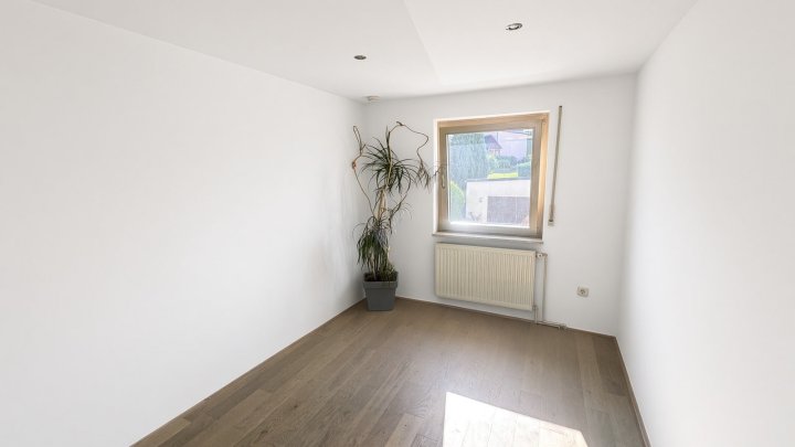 Sofort bezugsbereit: Einfamilienhaus mit Garten und Apartment am Nationalpark Hunsrück-Hochwald