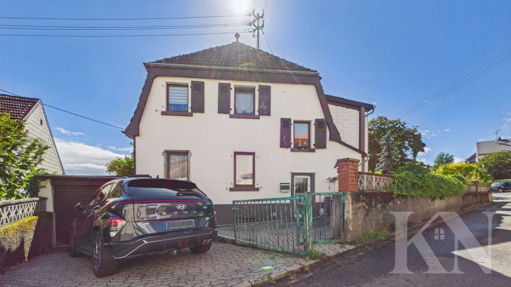 Einfamilienhaus mit Potenzial in Quierschied – Wohnhaus mit zwei möglichen Wohneinheiten