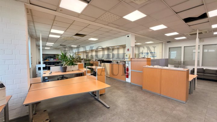 GROSSZÜGIGE GEWERBE- UND INDUSTRIELIEGENSCHAFT MIT PRODUKTIONS-, LAGER-, WERKSTATT- UND BÜROFLÄCHEN