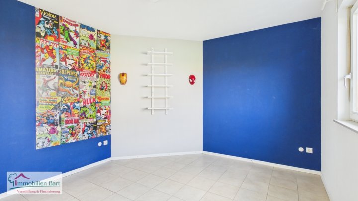 WINCHERINGEN-BILZINGEN: WOHNGLÜCK INMITTEN VON NATUR! 4 SCHLAFZIMMER / 2 BÄDER / GARAGE UND GARTEN