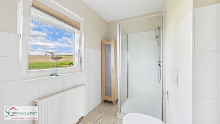 WINCHERINGEN-BILZINGEN: WOHNGLÜCK INMITTEN VON NATUR! 4 SCHLAFZIMMER / 2 BÄDER / GARAGE UND GARTEN