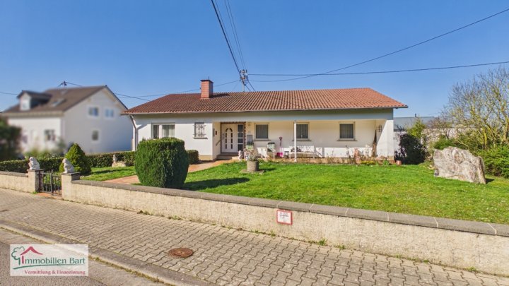 GRENZE LUXEMBURG: 5 SCHLAFZIMMER / 2 BÄDER / 3 GARAGEN IN PERL-BESCH!