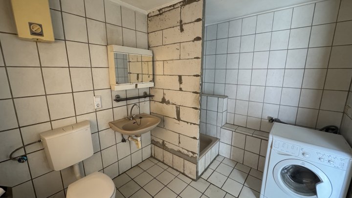 Einfamilienhaus mit Anbau und Ausbaupotenzial in Rivenich