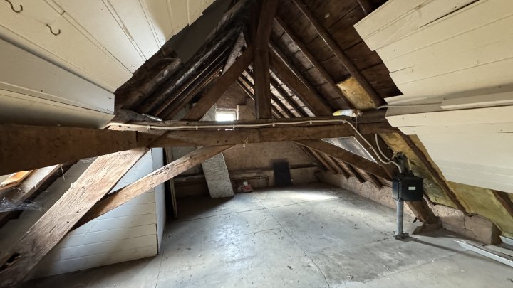 Einfamilienhaus mit Anbau und Ausbaupotenzial in Rivenich