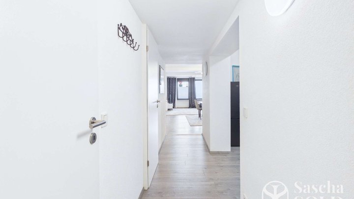 Voll möblierte Erdgeschosswohnung mit großzügigem Wohnbereich in zentraler Lage von St. Ingbert