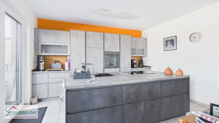 HOCHWERTIGE 128 M² PENTHOUSE WOHNUNG IN TOLLER LAGE VON ORSCHOLZ!
