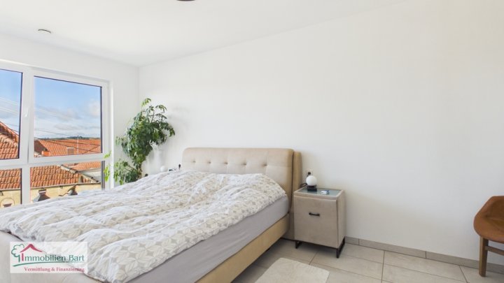 HOCHWERTIGE 128 M² PENTHOUSE WOHNUNG IN TOLLER LAGE VON ORSCHOLZ!