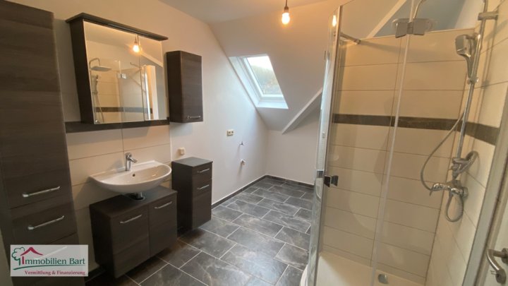 PERL: 95 M² RENOVIERTE WOHNUNG IN SEHR GUTER WOHNLAGE + GROßER BALKON!