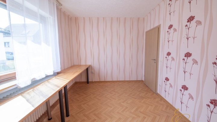 Mehr Platz, als man auf den ersten Blick vermutet – freistehender Bungalow in Ensdorf