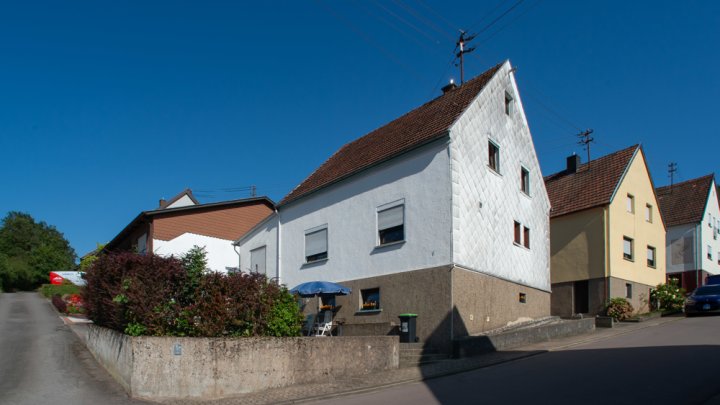 Freistehendes Ein- bis Zweifamilienhaus als Kapitalanlage oder Eigenheim