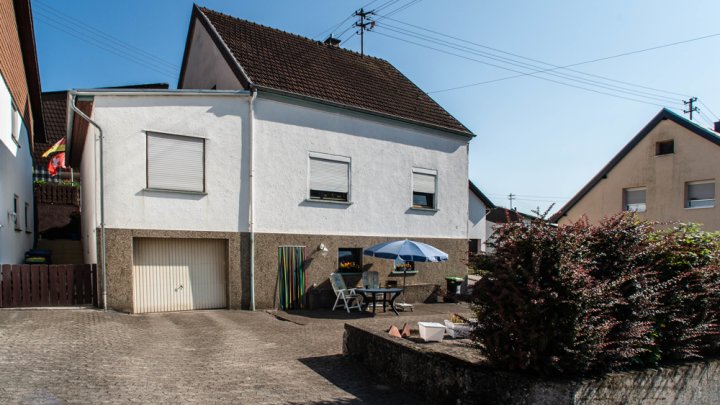 Freistehendes Ein- bis Zweifamilienhaus als Kapitalanlage oder Eigenheim