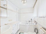 Bad mit Badewanne
