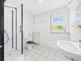 Bad mit Dusche EG