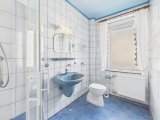 Bad mit Dusche EG