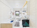 Bad mit Badewanne