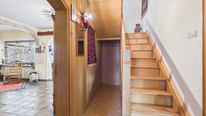 Einfamilienhaus mit viel Platz für Neugestaltung