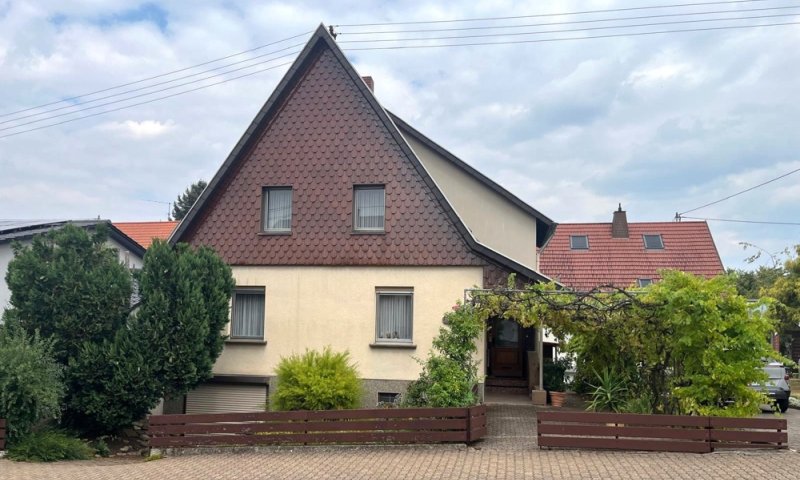 Einfamilienhaus mit viel Platz für Neugestaltung