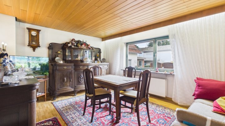 Einfamilienhaus mit viel Platz für Neugestaltung