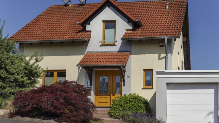 Wohnen mit Weitblick- exklusives Einfamilienhaus in bevorzugter Höhenlage