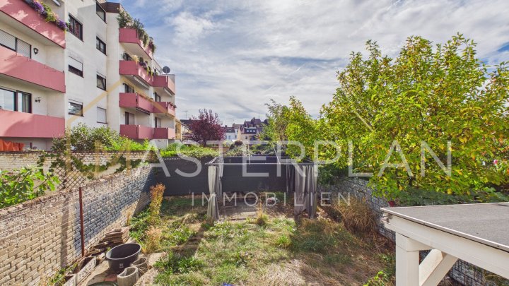 Renovierungsbedürftiges Zweifamilienhaus in zentraler Lage von Dillingen