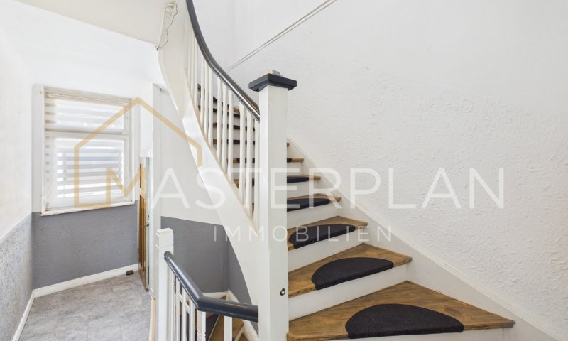 Renovierungsbedürftiges Zweifamilienhaus in zentraler Lage von Dillingen