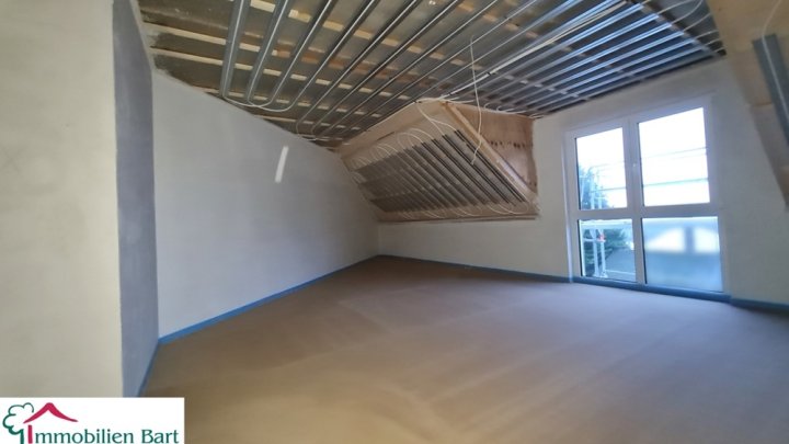 GESTALTEN SIE IHR ZUHAUSE NACH IHREN WÜNSCHEN! ATTRAKTIVE 126 M² DACHGESCHOSSWOHNUNG!