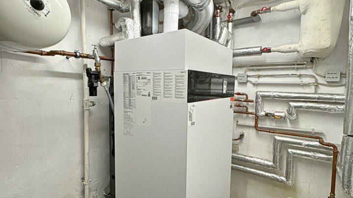 Hochwertig modernisiertes freistehendes Villenanwesen in schöner Lage