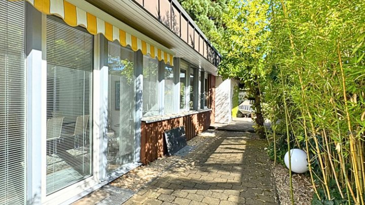Hochwertig modernisiertes freistehendes Villenanwesen in schöner Lage