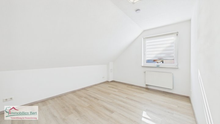 GRENZNÄHE LUXEMBURG: WOHNHAUS MIT GARAGE / GARTEN IN PERL-BORG!